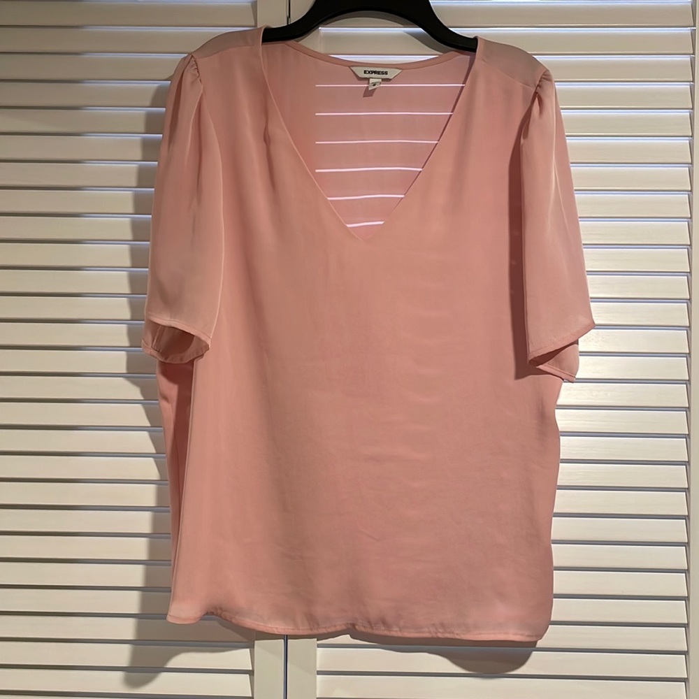 Express pink shirt 👚 size Medium